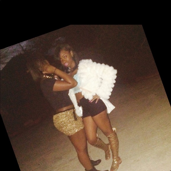 Glam Short - Picture 3 of 3